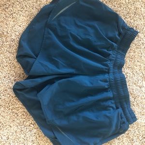 Lululemon HottyHot 4” short